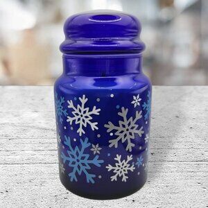 Blue Christmas Snowflake Mint White Chocolate Ganache Scented 26 oz. Soy Candle